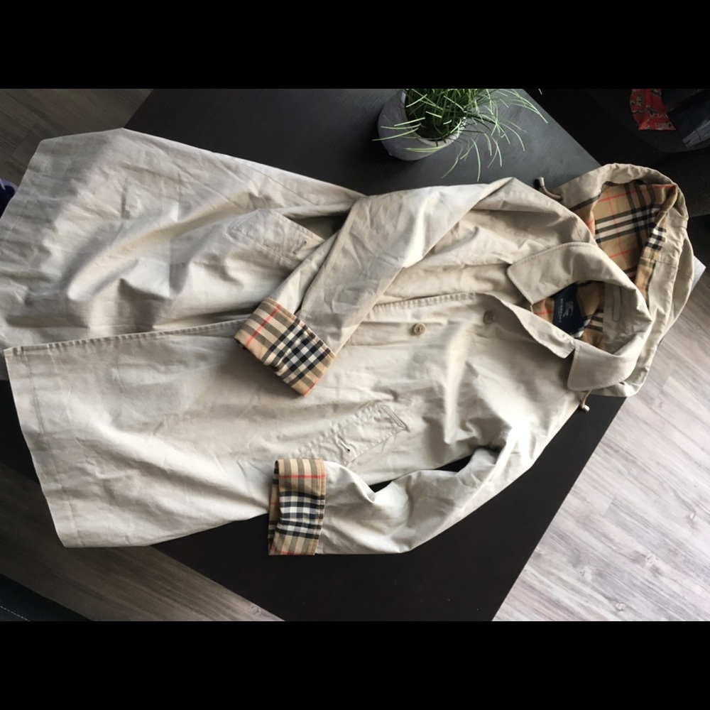 Burberry trench coat tan